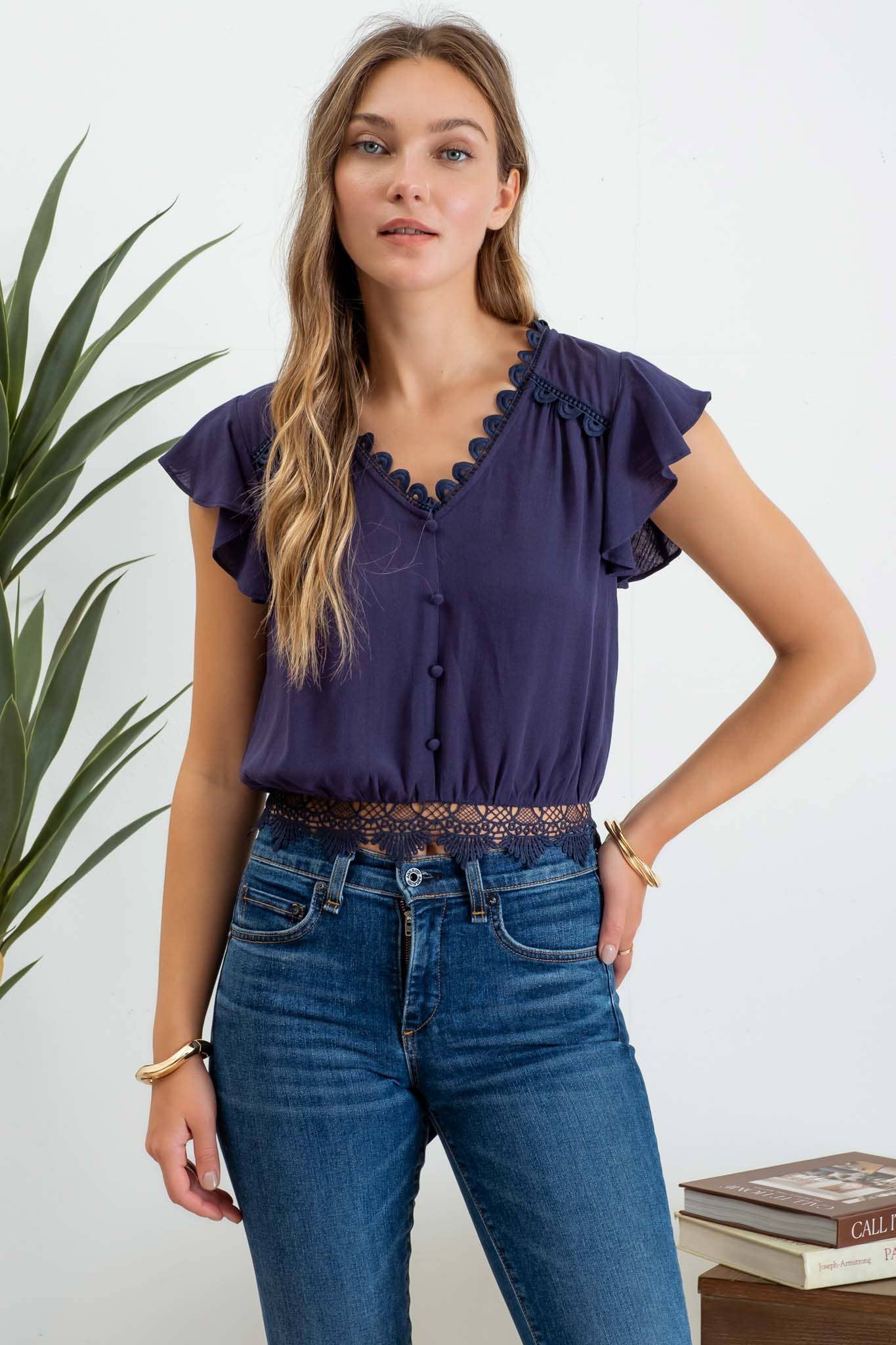 SCALLOP LACE TRIM BACK TIE CROP TOP