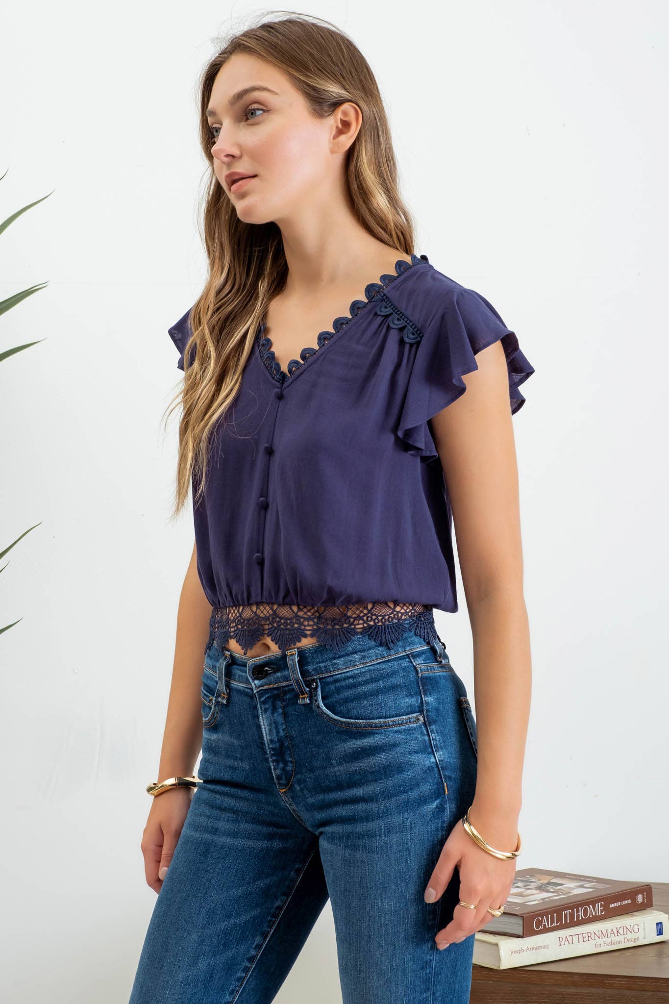 SCALLOP LACE TRIM BACK TIE CROP TOP