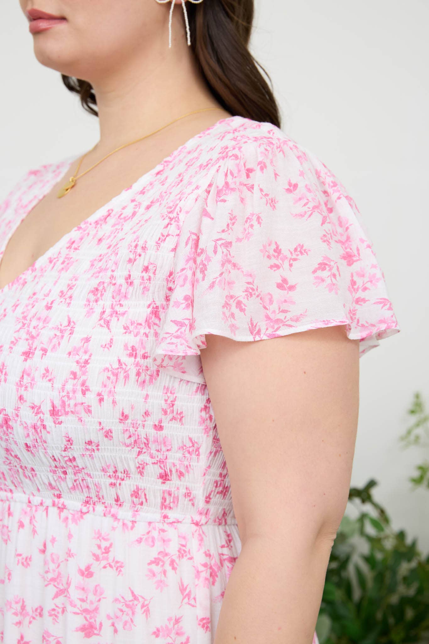PL FLORAL V NECK SMOCKED SHORT SLEEVE MIDI DRESS
