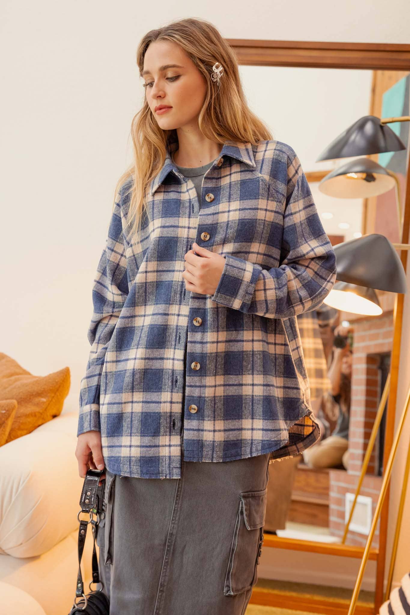 OVERSIZED COLLARED LONG SLEEVE BUTTON DOWN SHIRT