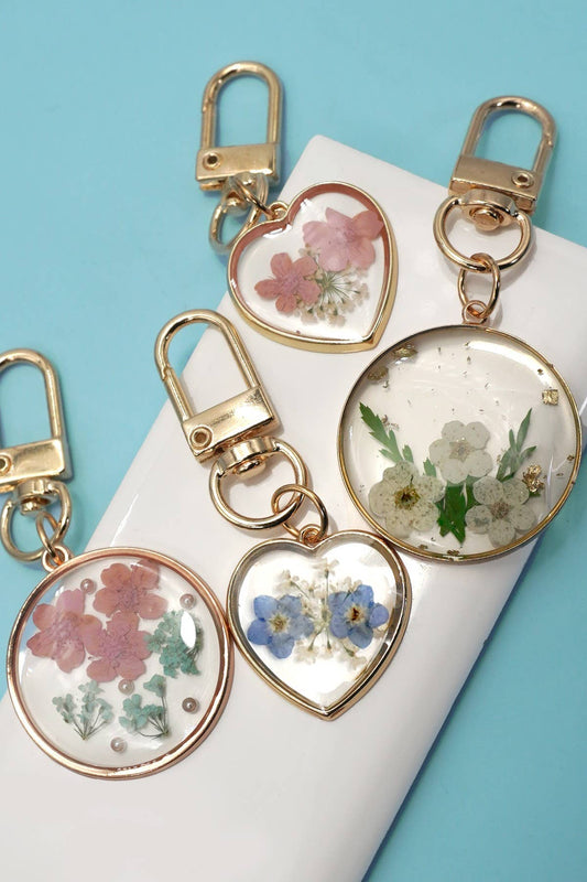 BAG CHARM-PRESSED DRIED FLOWER HEART ROUND