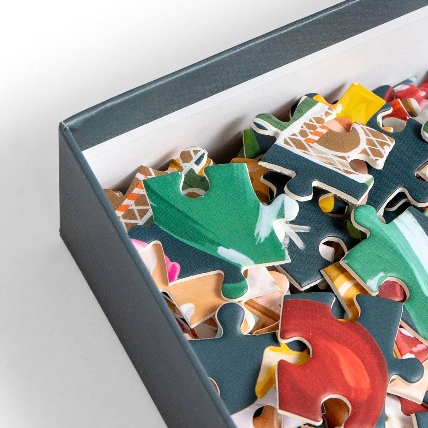 Around The Tree - 500 Piece Jigsaw Puzzle