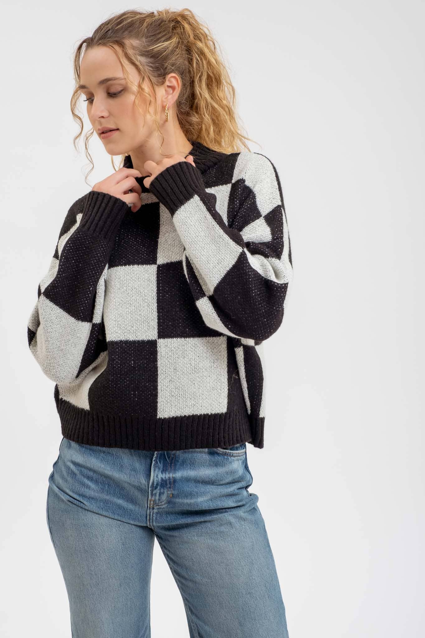 CHECKERED MOCK NECK KNIT PULLOVER SWEATER