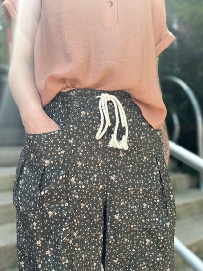 Ditsy Print Barrel Leg Pants